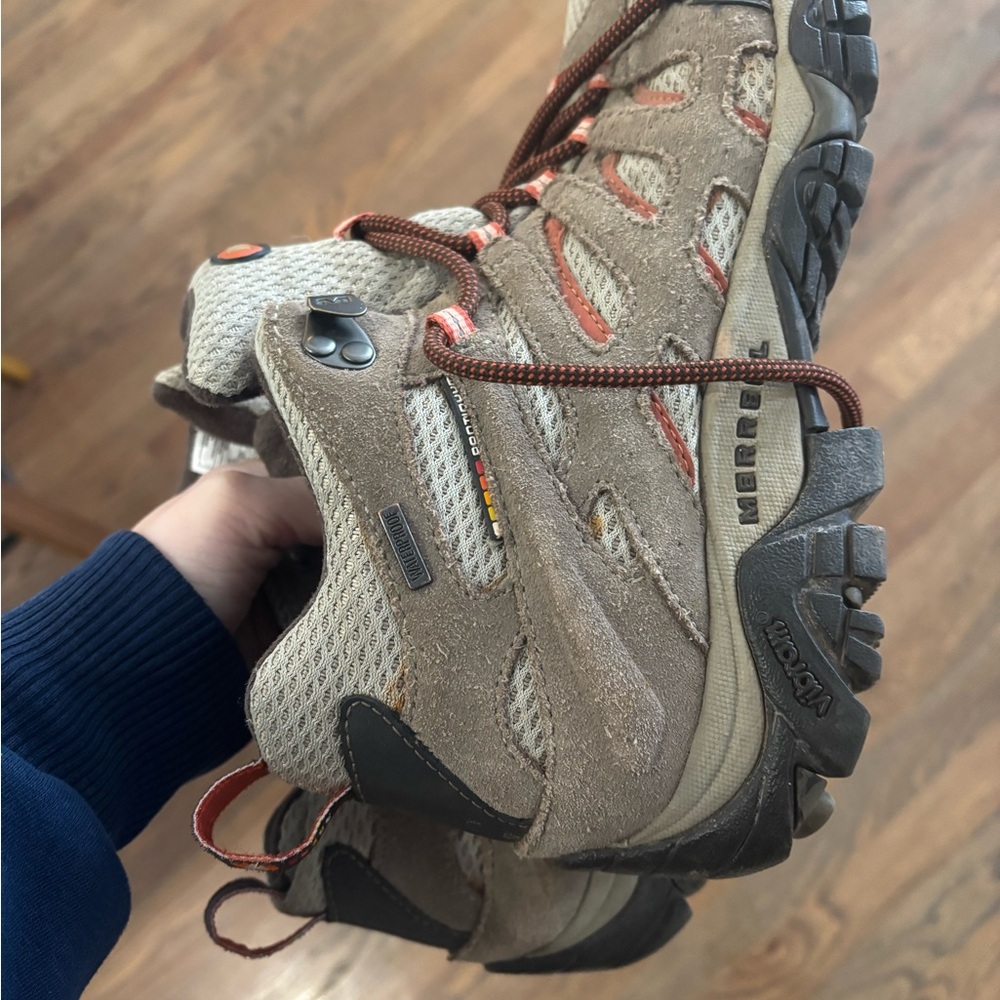 Merrell Women’s Beige and Black Athletic Shoes